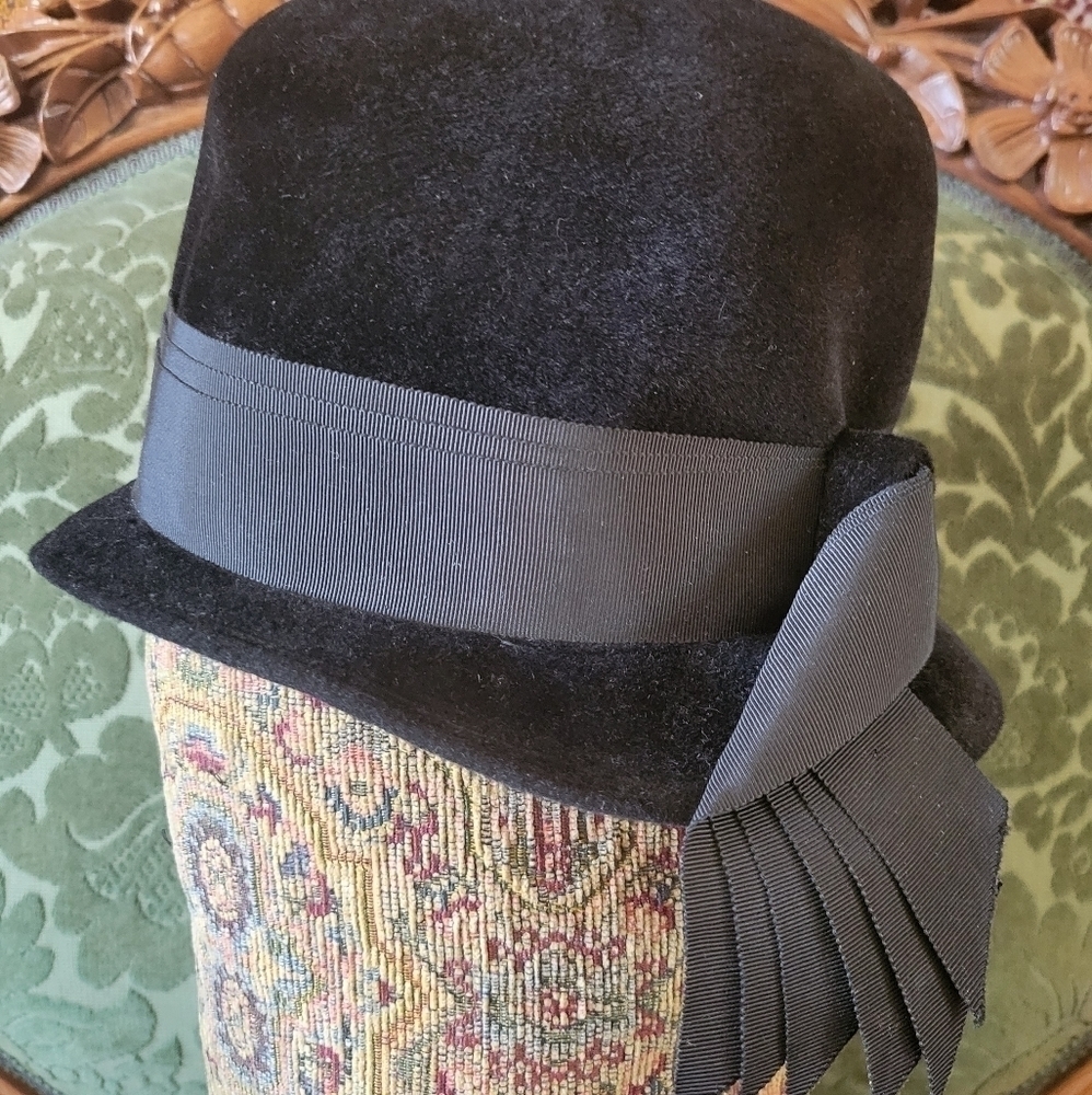 Vintage 1920s B. Forman Co. Riviera Italian Made Black Velour Hat Chapeau